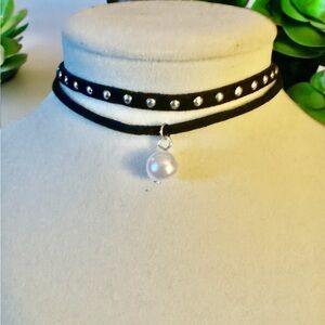 Elegant Black and Silver Choker Necklace